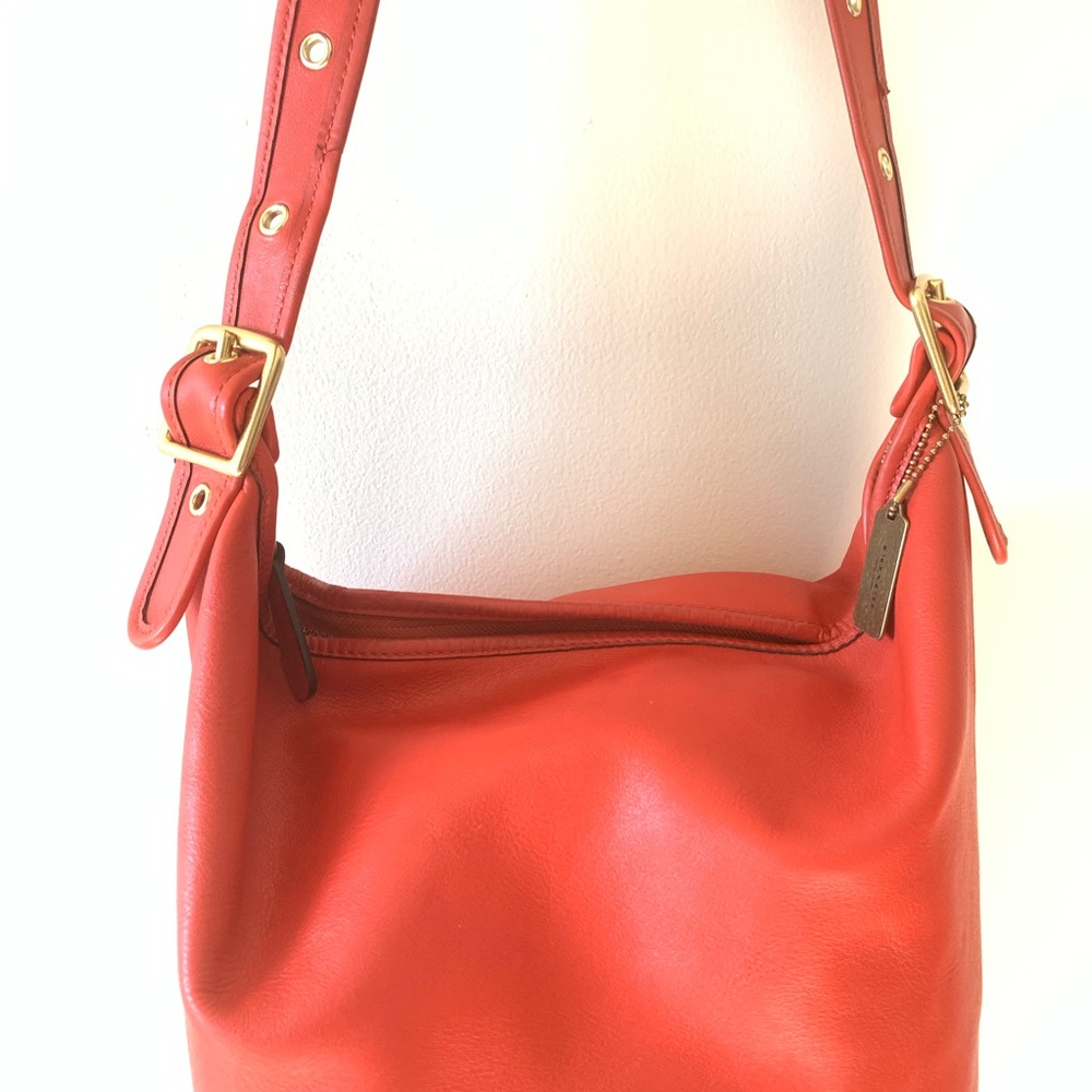 COACH BUCKET DUFFLE BAG *lightly worn*